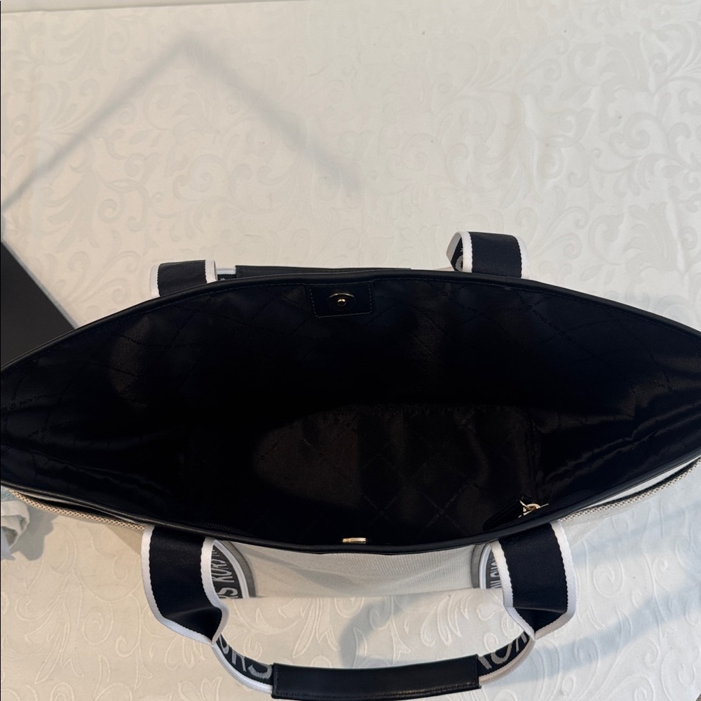 Stunning Michael Kors Large Tote - Picture 9 of 15